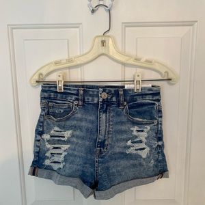 Curvy Hi-rise shortie American Eagle ripped jean shorts